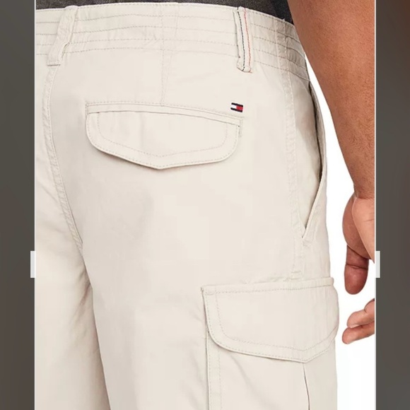 Tommy Hilfiger Men's Essential 10" Solid Cargo Shorts in Stone Size 30 - Picture 3 of 10